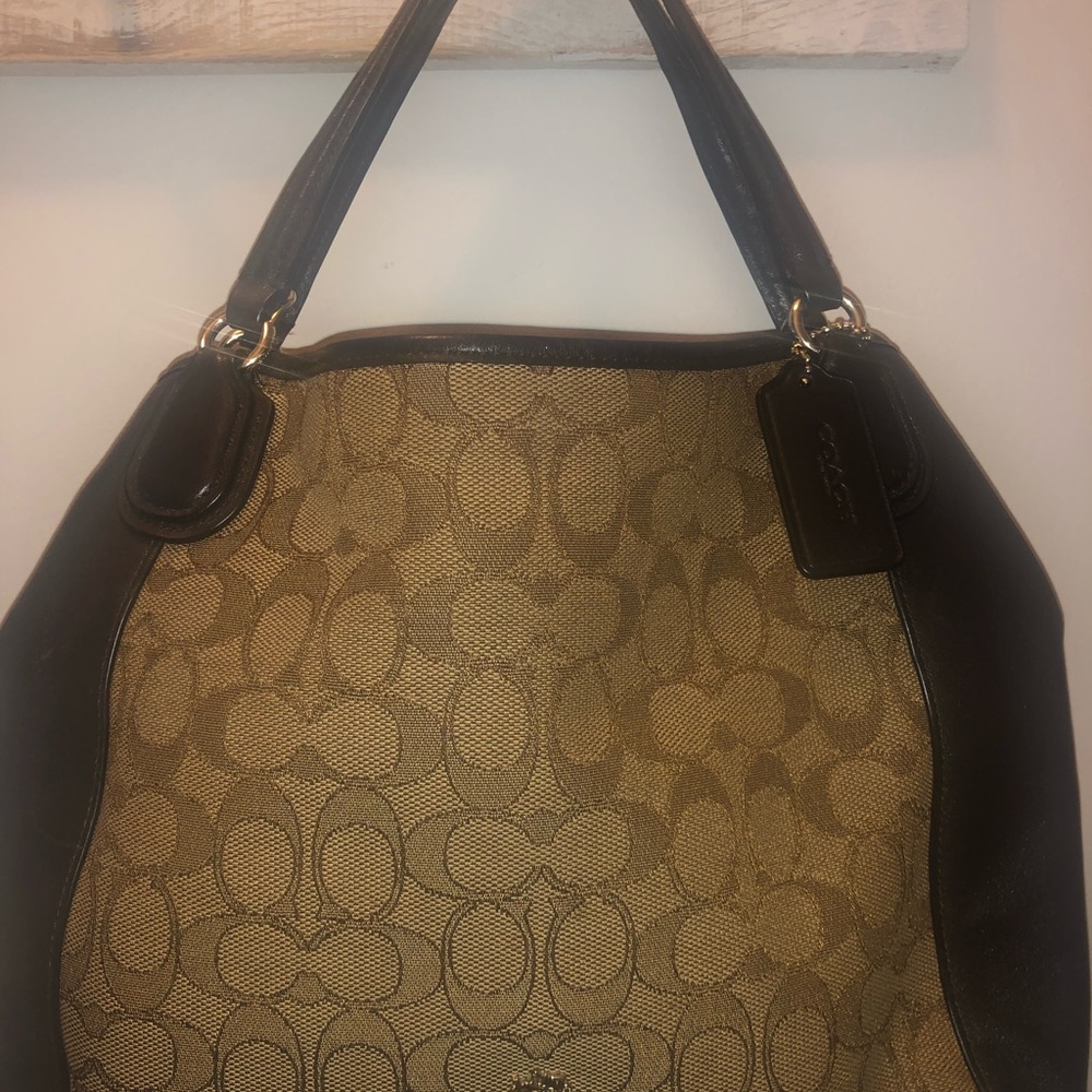 Coach purse - Picture 2 of 4